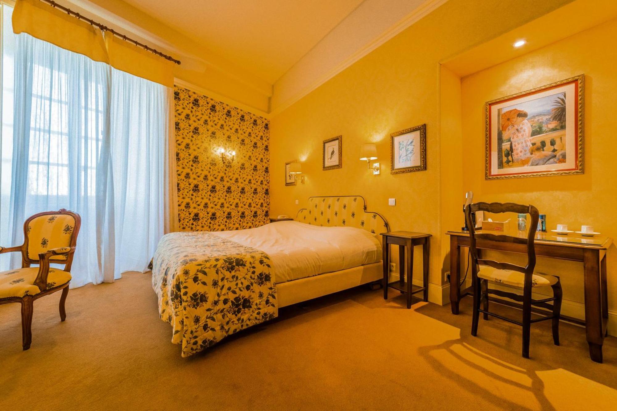 Chateau De Castel Novel Boutique Hotel Varetz Exterior photo