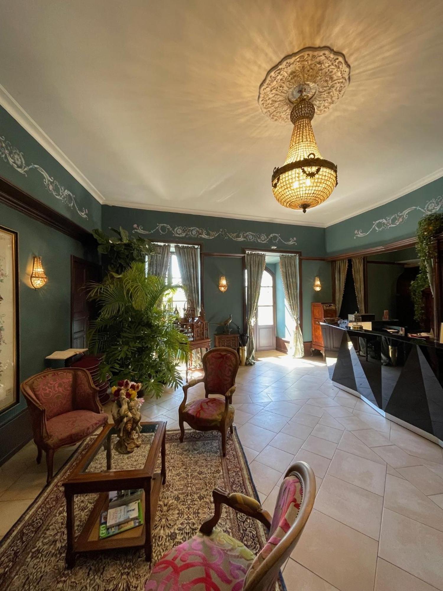 Chateau De Castel Novel Boutique Hotel Varetz Exterior photo